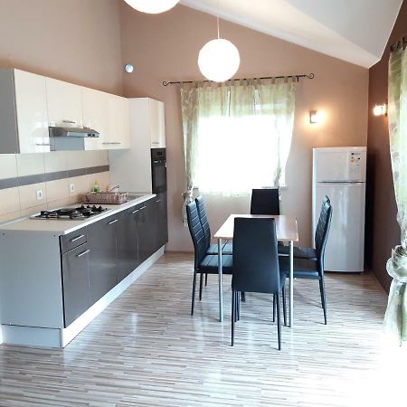 Apartments Laura I Angelina Tribunj  Ngoại thất bức ảnh