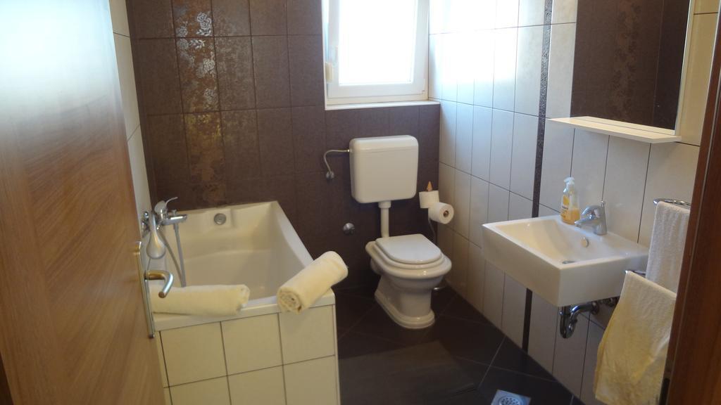 Apartments Laura I Angelina Tribunj  Phòng bức ảnh