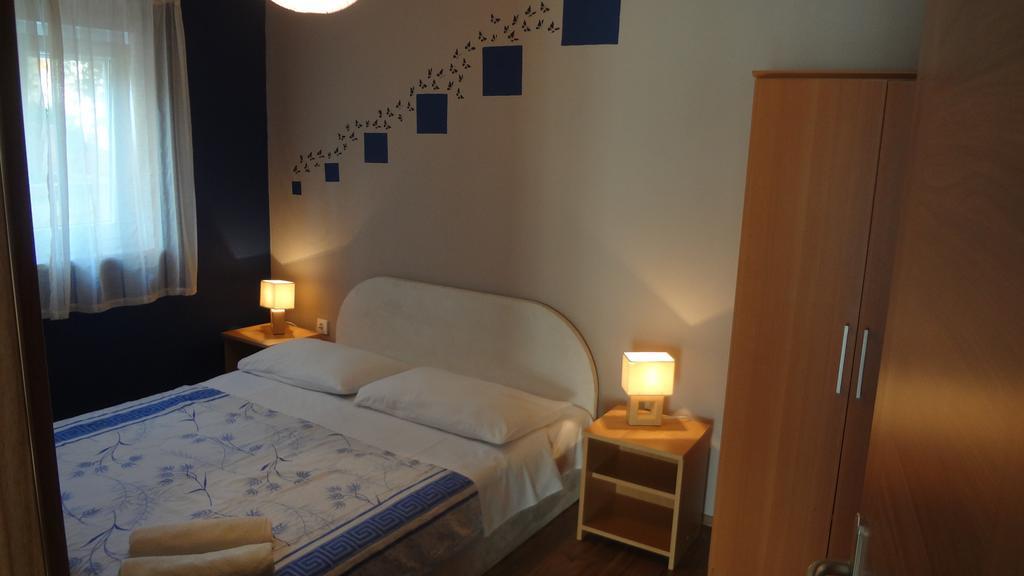 Apartments Laura I Angelina Tribunj  Ngoại thất bức ảnh