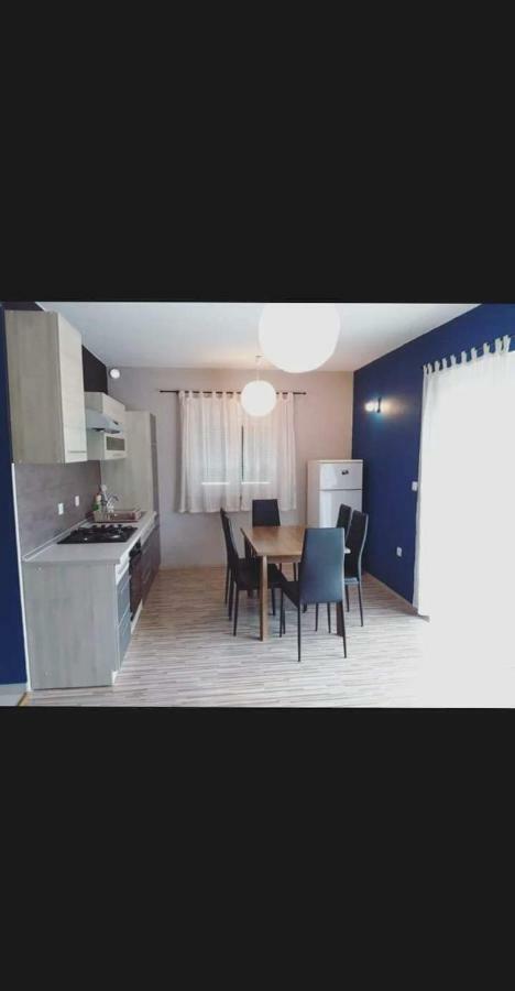 Apartments Laura I Angelina Tribunj  Ngoại thất bức ảnh